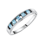 Women’s ring with zirconia 