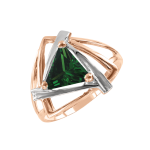 Women's ring with a green emerald 