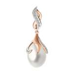 Pendant with pearl and diamonds 