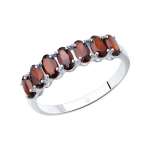 Women's ring with garnets 