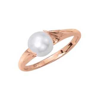 Women's ring with a pearl 