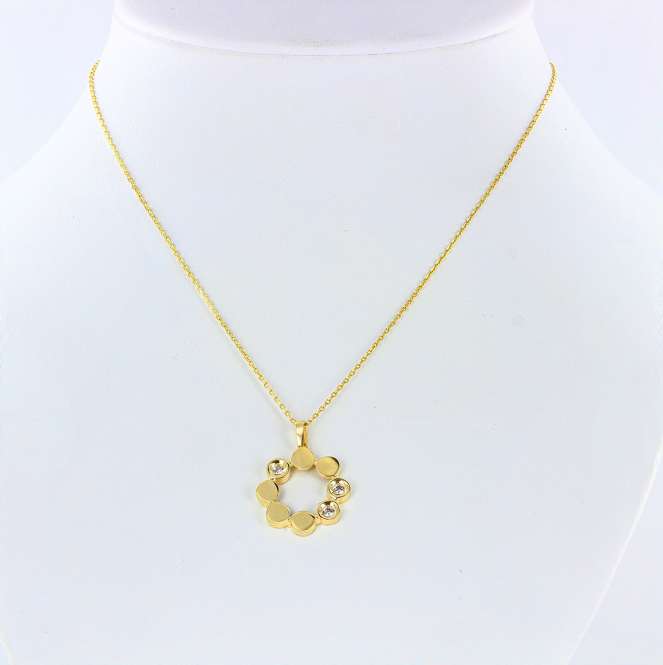Yellow gold chain with pendant 