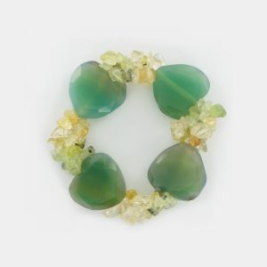 Armband aus Edelsteinen