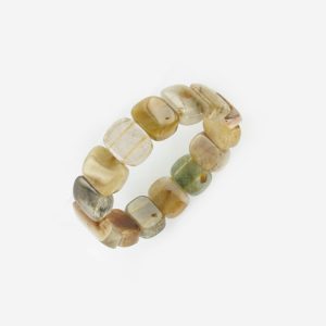 Armband aus Edelsteinen